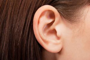 Cosa fare se l'orecchio è gonfio?